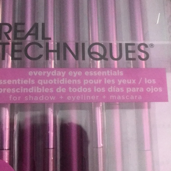 ✨🆕Real Techniques Every Day Eye Essentials Makeup Brushes Set!💜✨ - Picture 3 of 9